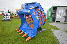 Crusher Bucket Attachment
